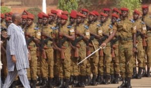 Le Président Kaboré prend les commandes du ministère de la défense nationale