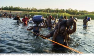 Exilés haïtiens traversant le Rio Grande vers les Etats-Unis