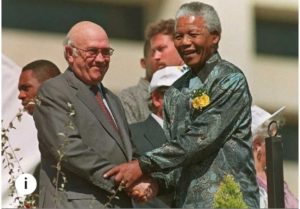 Frederik de Klerk libère Nelson Mandela