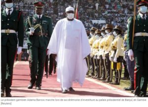 Gambie Barrow prête serment pour un second mandat présidentiel