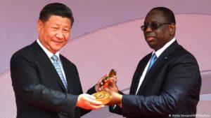 Le président Macky Sall en compagnie du président chinois Xi Jinping à Dakar en 2018