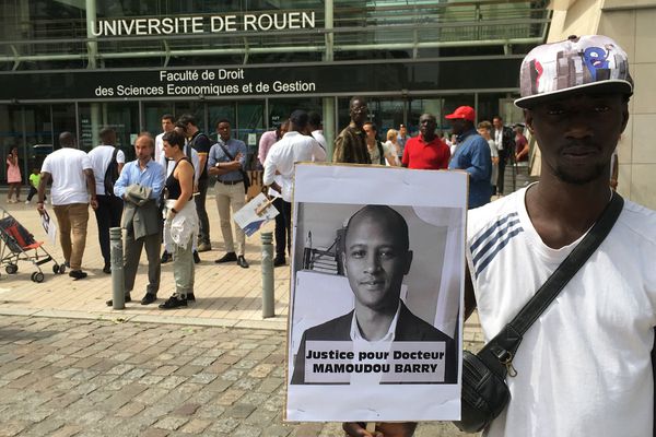 Une marche en mémoire de Mamoudou Barry dans les rues de Rouen