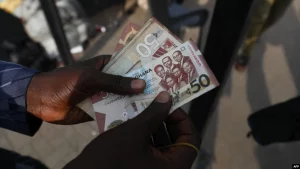 Le Ghana suspend le paiement de la plupart de ses dettes extérieures