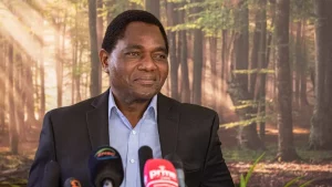 Le nouveau président de la Zambie lors de sa première conférence de presse le 16 août 2021 à Lusaka