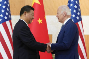 Xi Jinping et Joe Biden lors du sommet du G20 à Bali