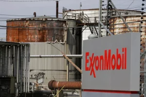 Une vue de la raffinerie Exxon Mobil à Baytown Texas-Jessica Rinaldi-Reuters