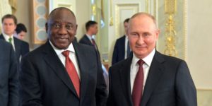 Cyril Ramaphosa et Vladimir Poutine le 17 juin 2023 à Saint-Pétersbourg