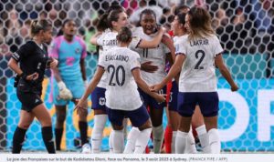 coupe du monde la joie des Françaises sur le but de Kadidiatou Diani